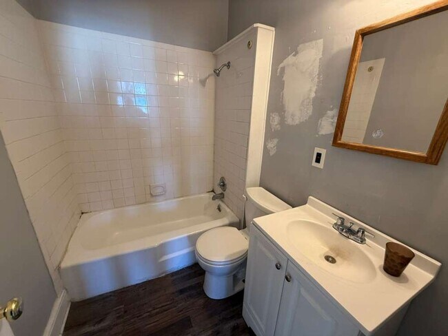 Building Photo - 4913 E 85th St