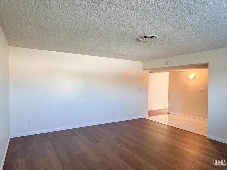 Building Photo - 2705 Parkfield Ct