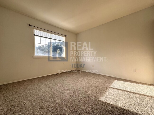 Building Photo - Charming 3-Bed, 2.5-Bath DuPont Home Near JBLM!