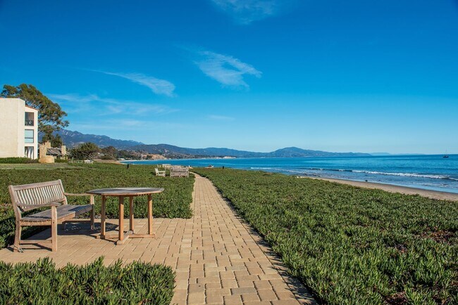 Building Photo - Unfurnished Spacious Montecito Shores 1700...