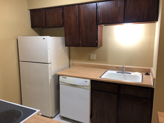 Building Photo - College Station, 1 bedroom / 1 bath condo - Cripple Creek Condos