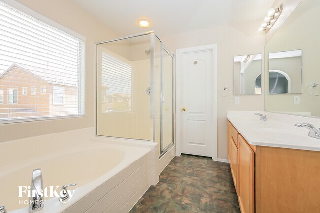 Building Photo - 9274 William Hill Ave