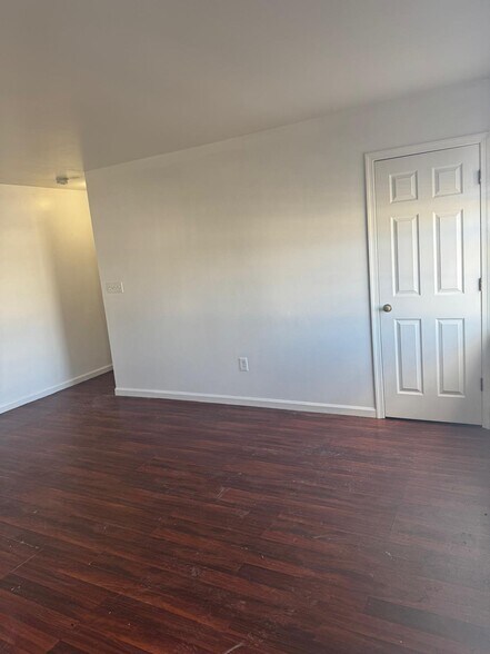Building Photo - 1156 Hanover Ave