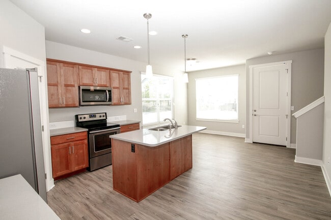 Building Photo - Beautiful 2 bed 2.5 Bath Townhome in West Greeley Available Early June!