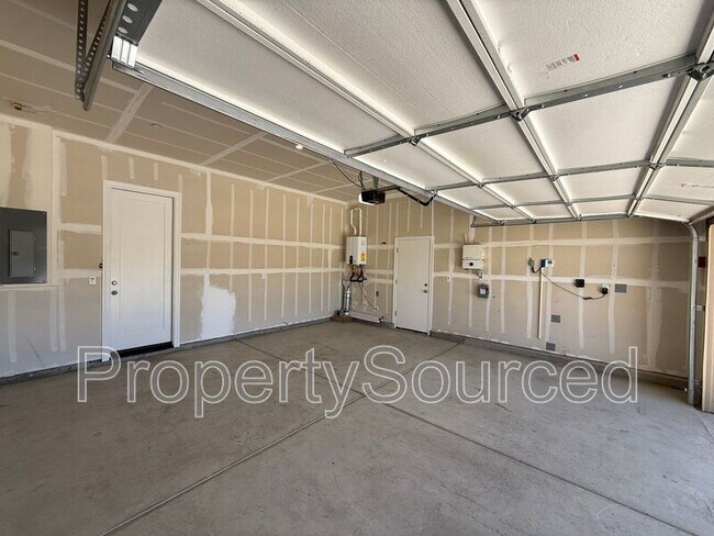 Building Photo - 614 Madrone St