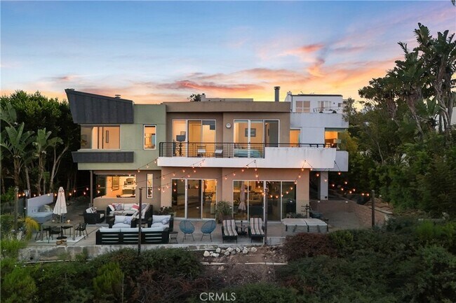 Building Photo - 3230 Tyrol Dr
