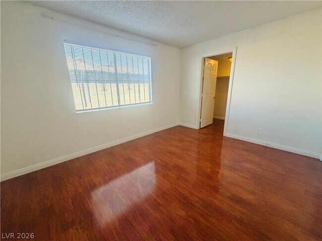 Building Photo - 4264 Tara Ave