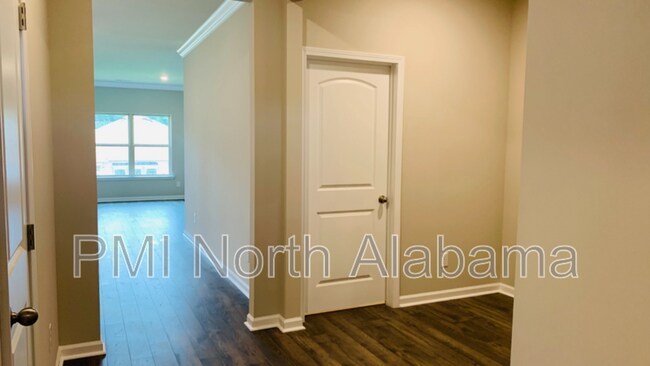 Building Photo - 14170 Lannister Ln