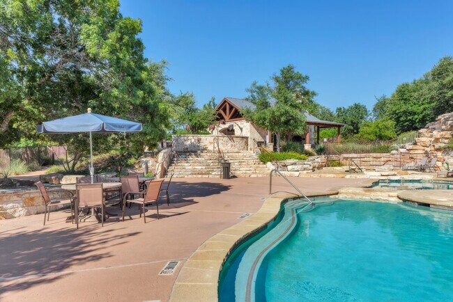 Building Photo - 18004 Edgewood Way