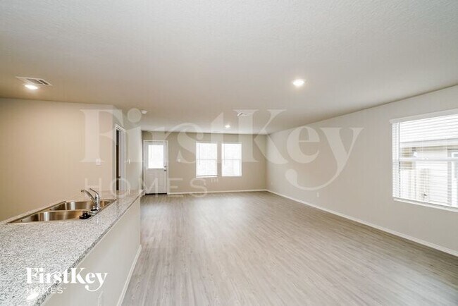 Building Photo - 13131 Rosemary Cove