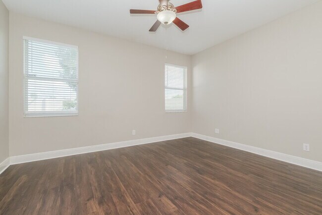 Building Photo - 8545 Deer Chase Dr