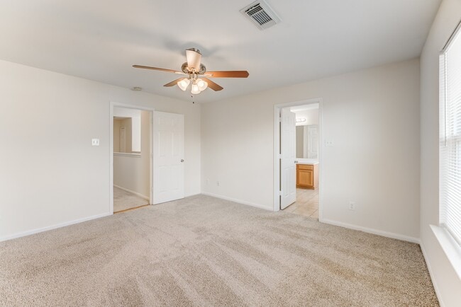 Building Photo - 6118 Yorkglen Manor Ln