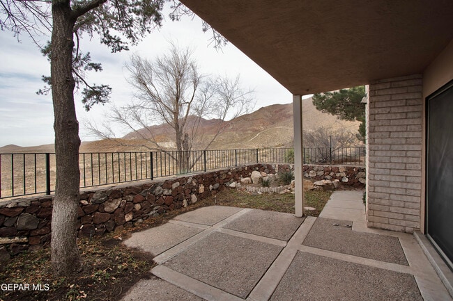 Building Photo - 5711 Mira Grande Dr