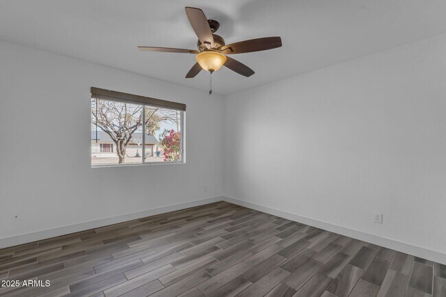 Building Photo - 2447 E La Jolla Dr