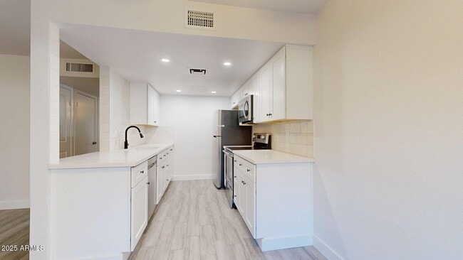 Building Photo - 1118 N Granite Reef Rd