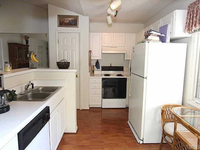 Building Photo - 4210 Pin Oak Dr