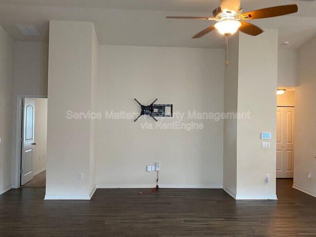 Building Photo - 5582 Peach Dr