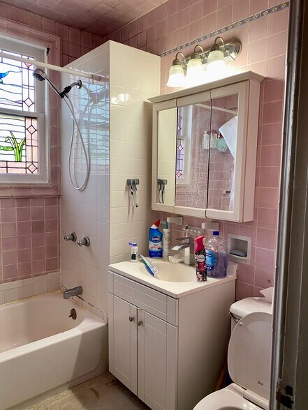 Building Photo - 5262 Beeler St