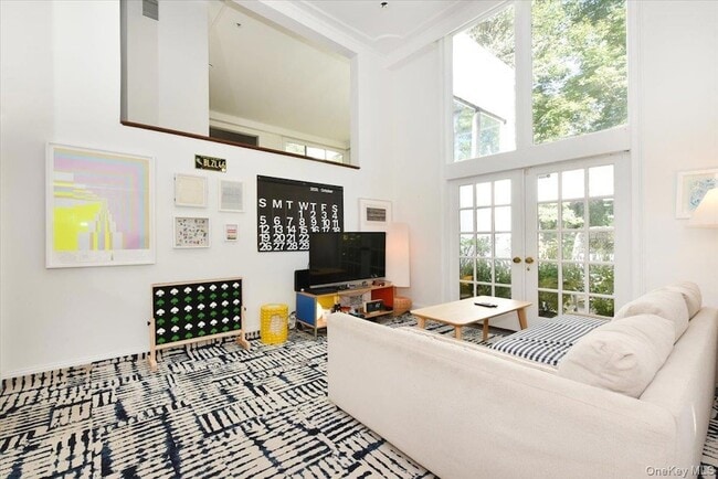 Building Photo - 3 Mill Pond Ln