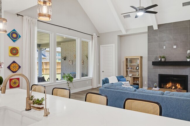 Building Photo - 28065 Willow Gln Dr