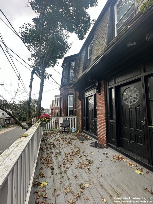 Building Photo - 38 Newton St