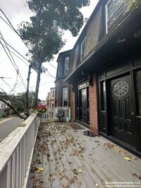 Building Photo - 38 Newton St