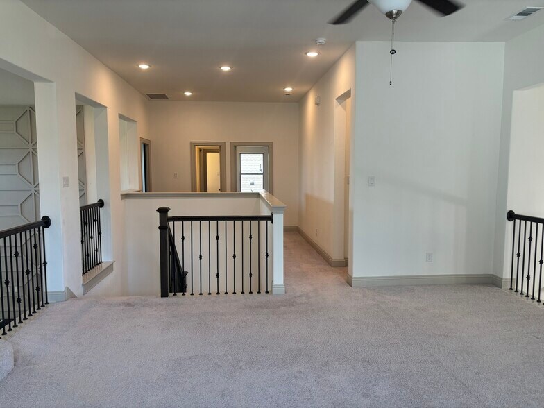 Building Photo - 1702 Trellis Dr