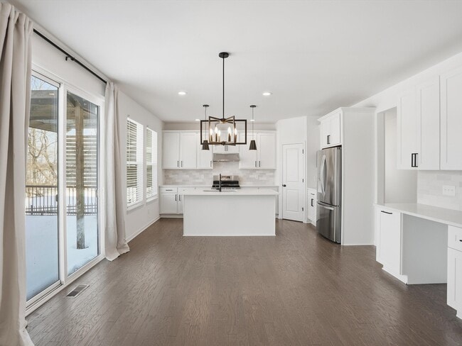 Building Photo - 6246 Hawthorne Ave