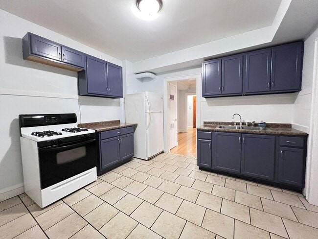 Building Photo - 6424 S Talman Ave