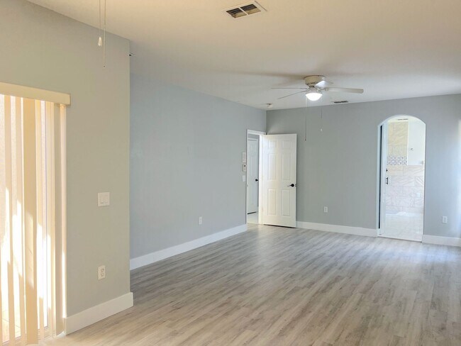 Building Photo - 212 Purslane Pass