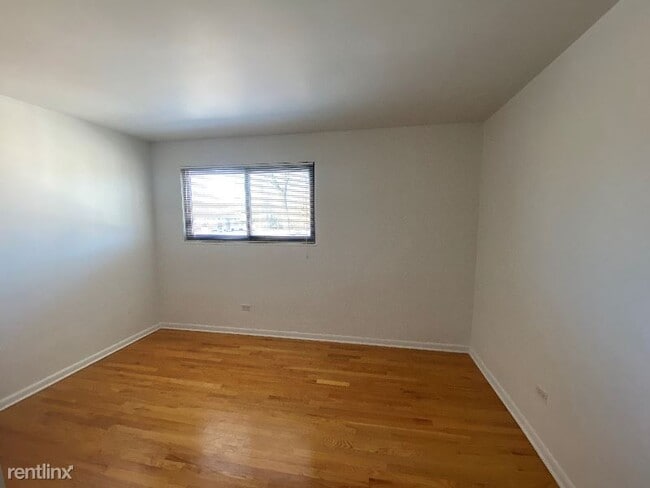 Building Photo - 2400 Dewes St