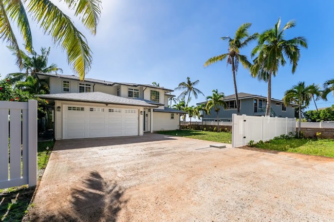 Building Photo - Furnished Luxury Ocean Front Estate in Waianae with Old Hawaii rural setting- 3 Bedrooms x 3 Bath...