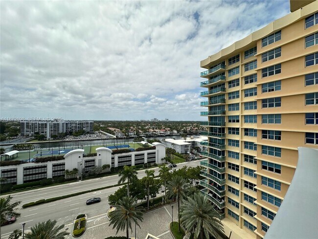 Building Photo - 2501 S Ocean Dr