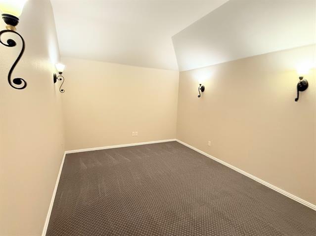 Building Photo - 728 Chatsworth Dr