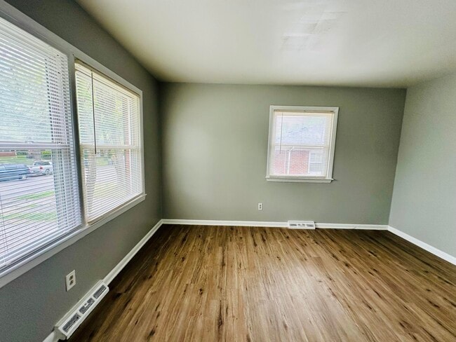 Building Photo - 749 Terrace View Dr