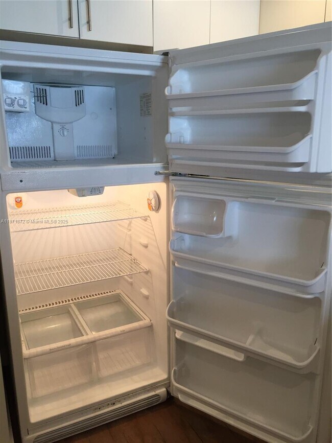 Building Photo - 3410 Coral Wy