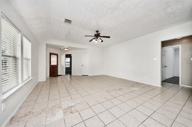 Building Photo - 2731 Gorki Park Dr