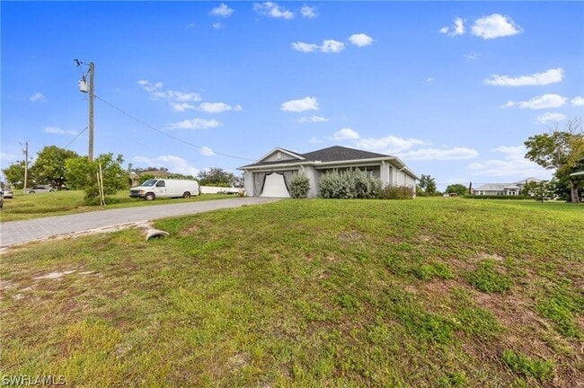 Building Photo - 1013 NE 15th St