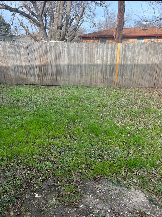 Building Photo - 7610 Downe Dr