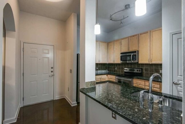 Building Photo - Awesome 1BE/1BA unit at Bristol West End!