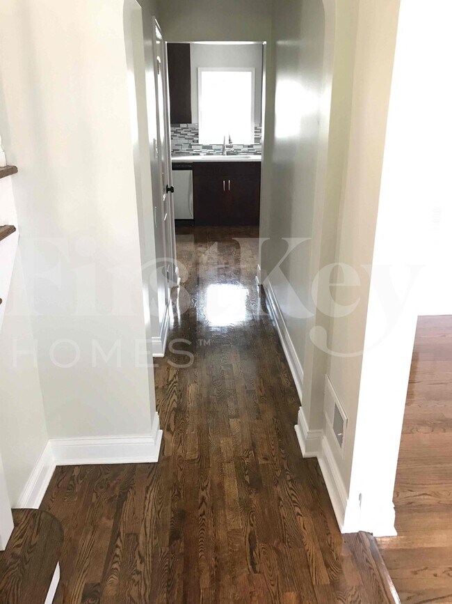 Building Photo - 2607 W 81st St
