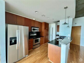Building Photo - 923 Peachtree St NE