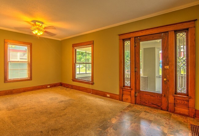 Building Photo - 52 Richards Ave NW