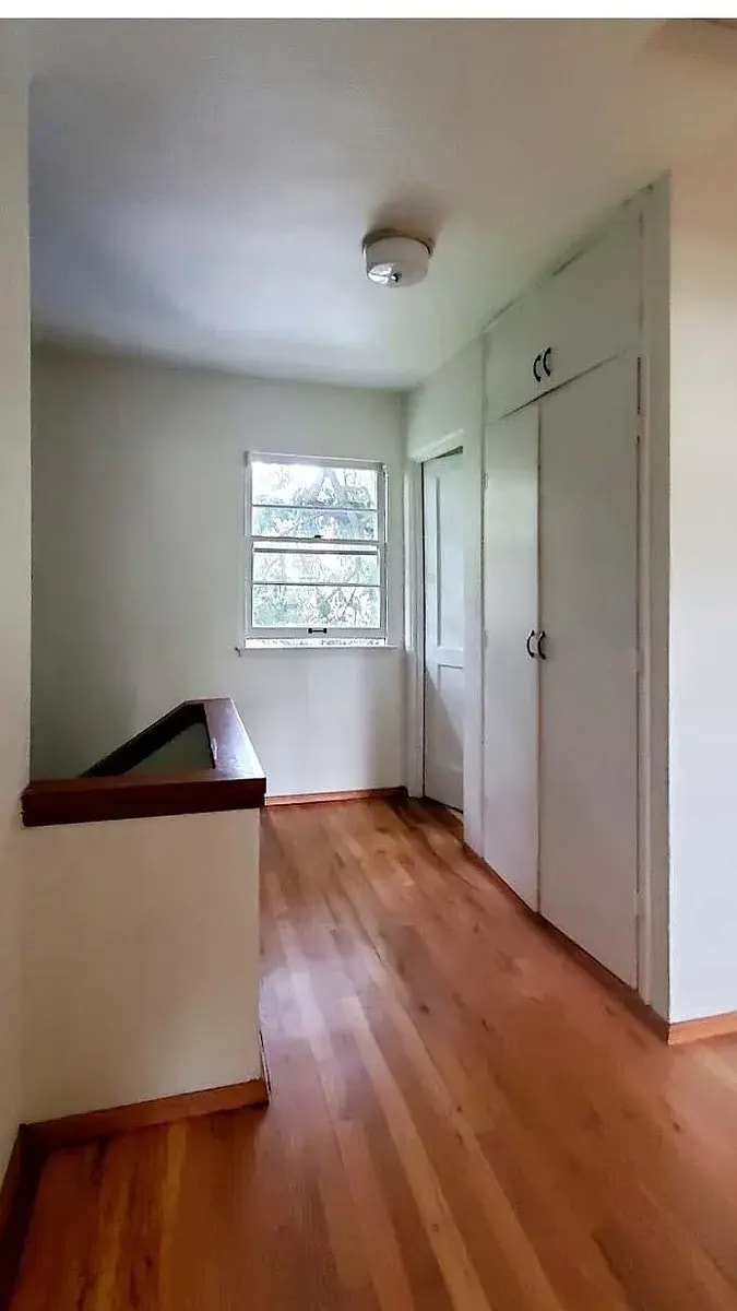 Upstairs with large closet - 6821 NE Broadway