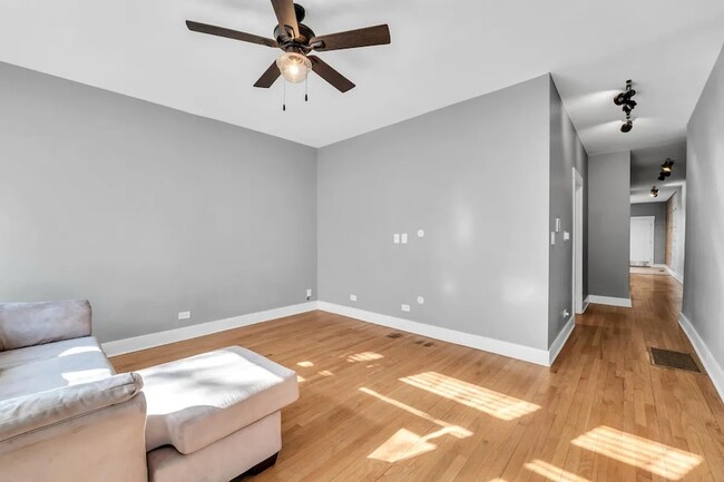 Building Photo - 3208 W Wabansia Ave