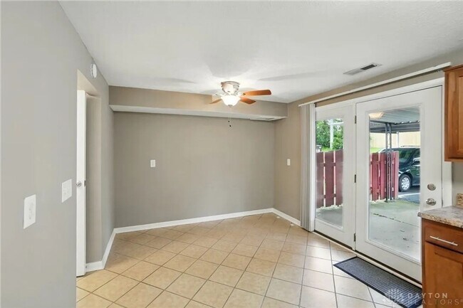 Building Photo - Charming 2BR Condo in Heart of Centerville