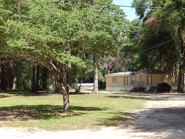 Building Photo - 124 Whispering Oak Rd