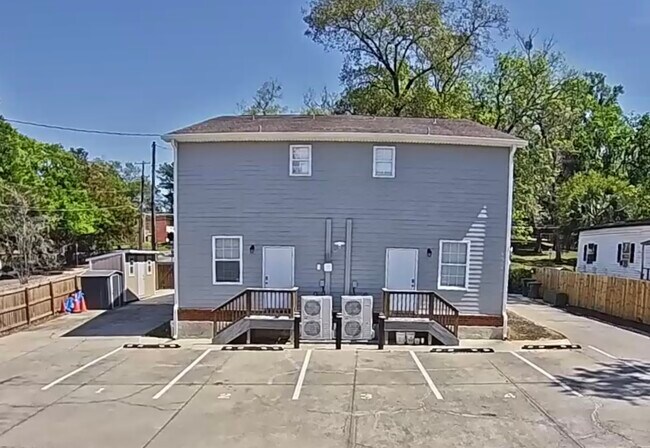 Building Photo - 502 Myers Park Ln