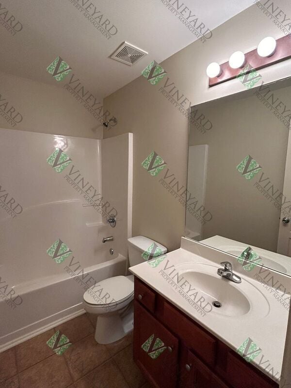 Building Photo - 6130 Elmshorn Way
