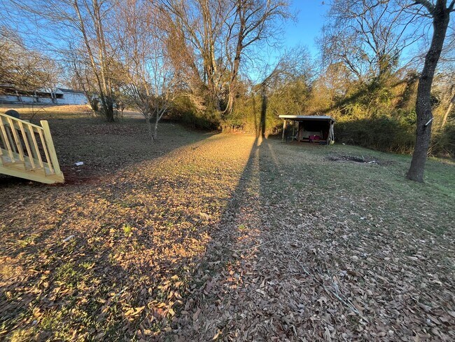 Building Photo - 3 Bed 2 Bath Home